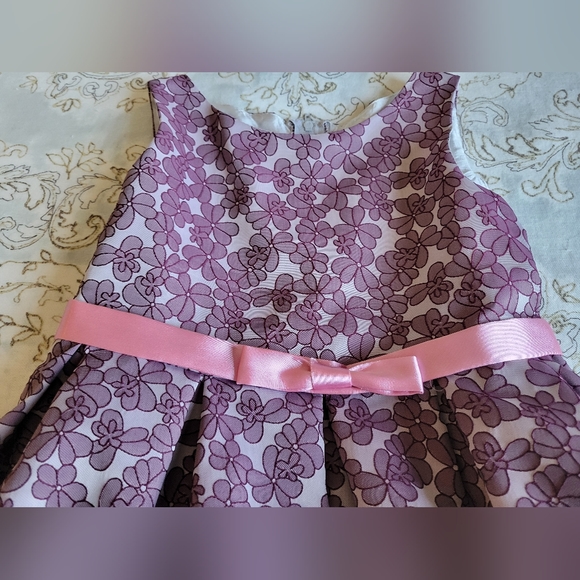 NWOT Girls size 6 Dress with tulle underskirt. Zipper and sash at back. - Picture 4 of 6